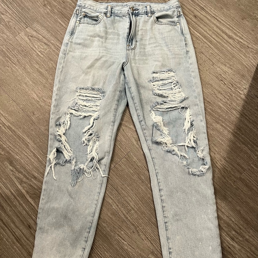 American Eagle Mom Jean